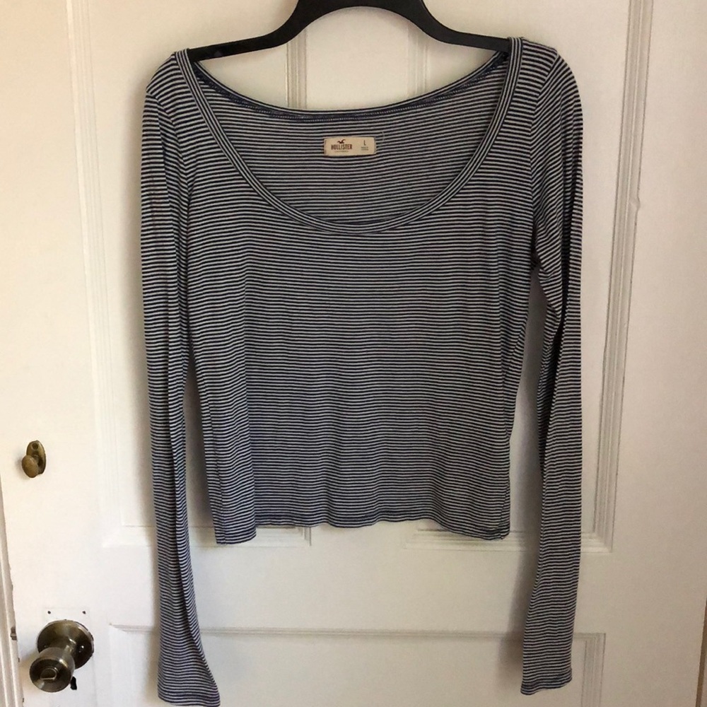 Hollister Long-sleeved crop top (Large)